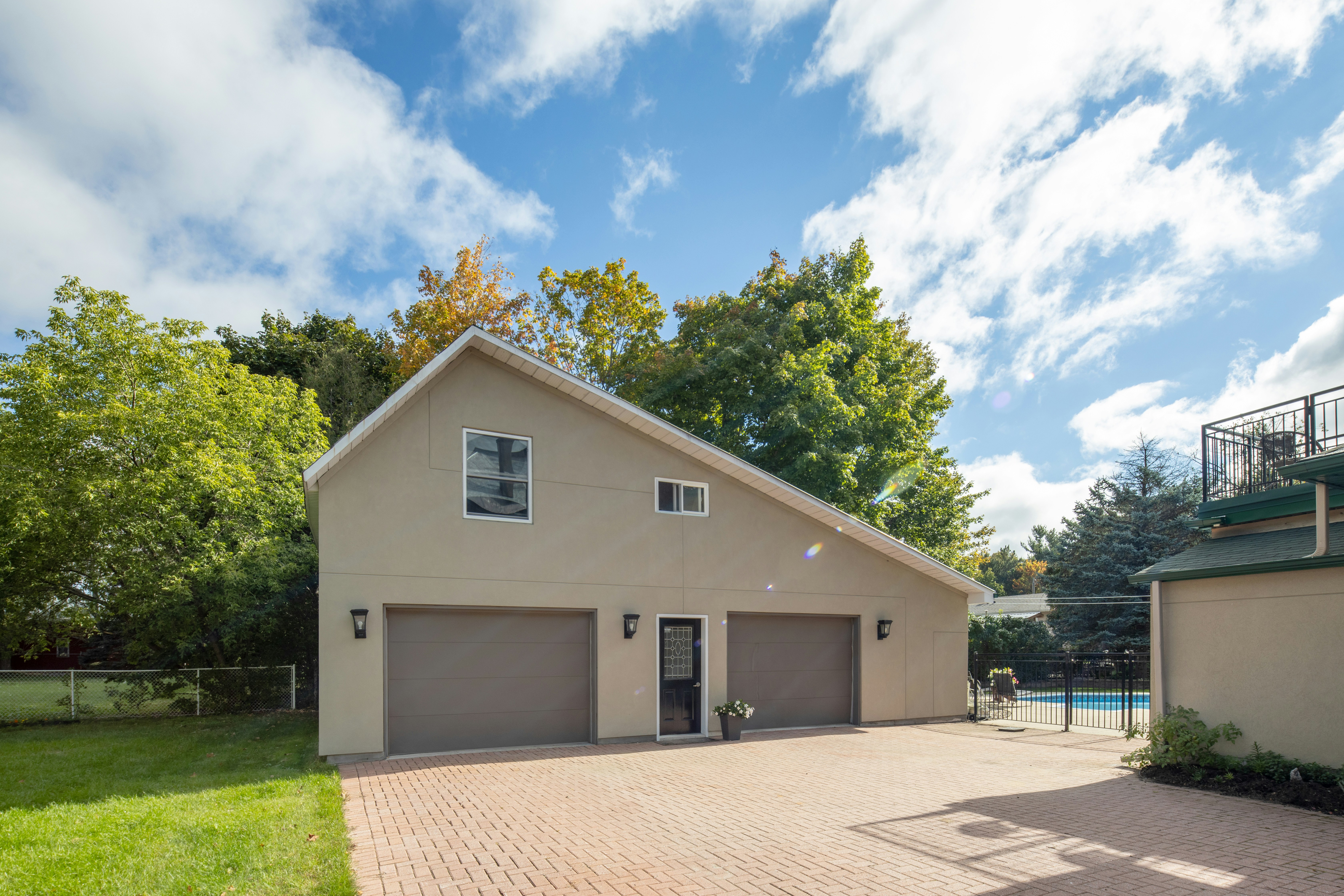 Professional garage door installation service in Miami by certified technicians